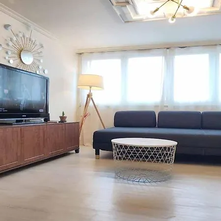K-2 White Linen House Apartment